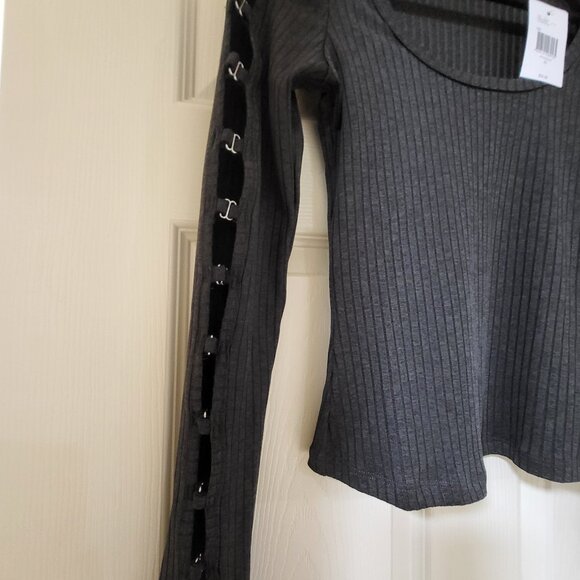 New with Tags GUESS Factory Martha Cutout Top XS - Picture 6 of 7